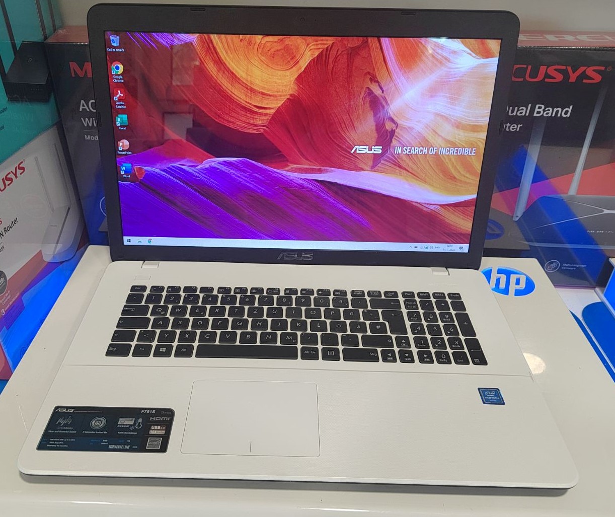ASUS F751SA-TY034T
