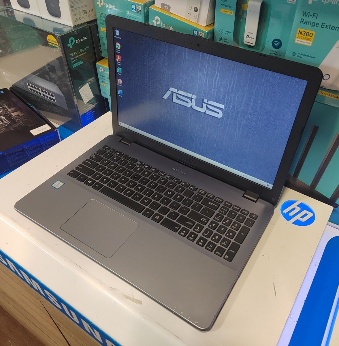 ASUS VivoBook F542UA-DH71