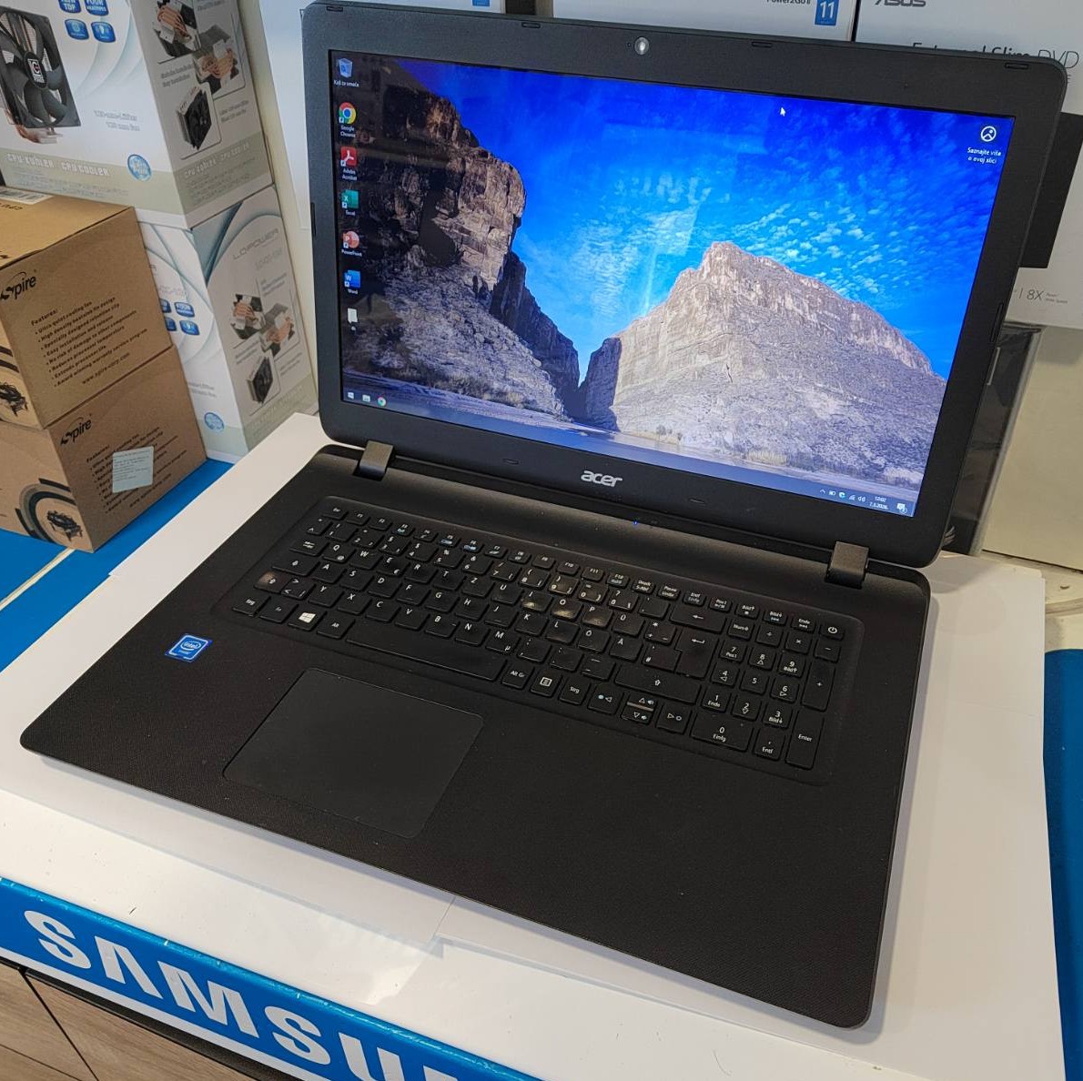 Acer Aspire ES1-732 17.3" Laptop – 8GB RAM / 512GB SSD