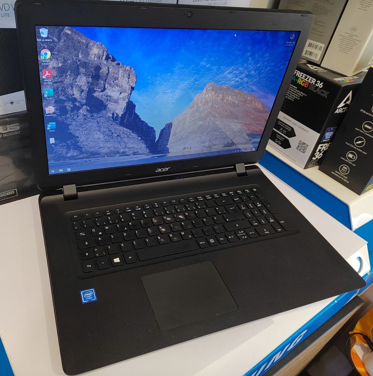 Acer Aspire ES1-732 17.3" Laptop – 8GB RAM / 512GB SSD