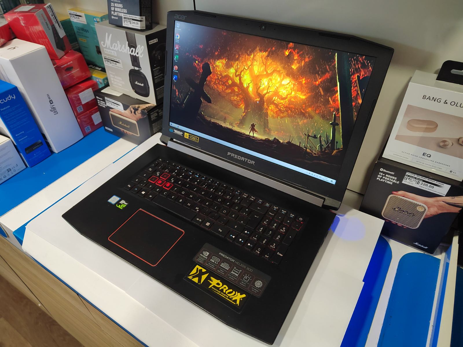 Acer Predator Helios 300 PH317-51 GAMING!!!