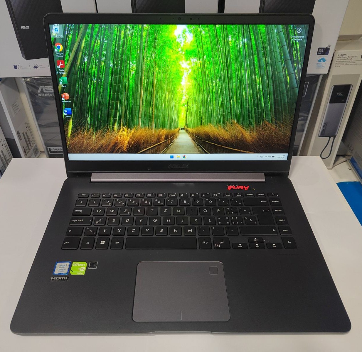 Asus ZenBook UX530U – i7, 16GB RAM, 256GB SSD, 940MX