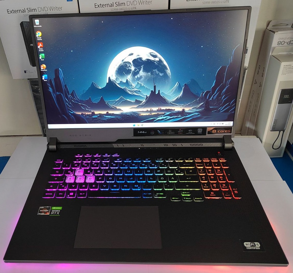 ASUS ROG Strix G713IC – Ryzen 7, 32GB RAM, RTX 3050, 17.3” 144Hz GAMING!!!