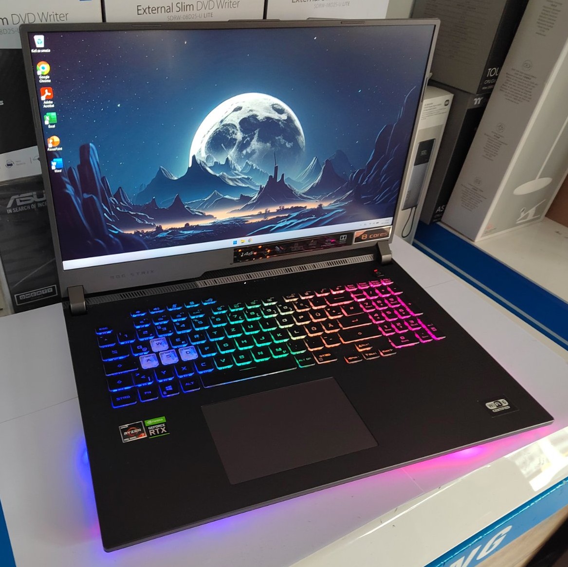 ASUS ROG Strix G713IC – Ryzen 7, 32GB RAM, RTX 3050, 17.3” 144Hz GAMING!!!