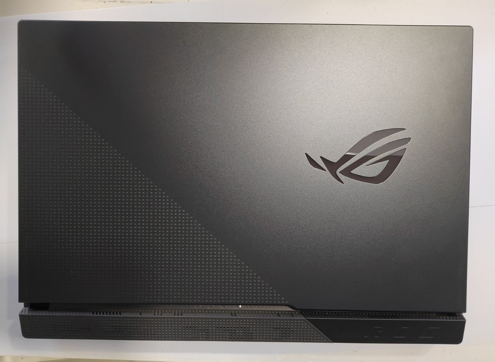 ASUS ROG Strix G713IC – Ryzen 7, 32GB RAM, RTX 3050, 17.3” 144Hz GAMING!!!