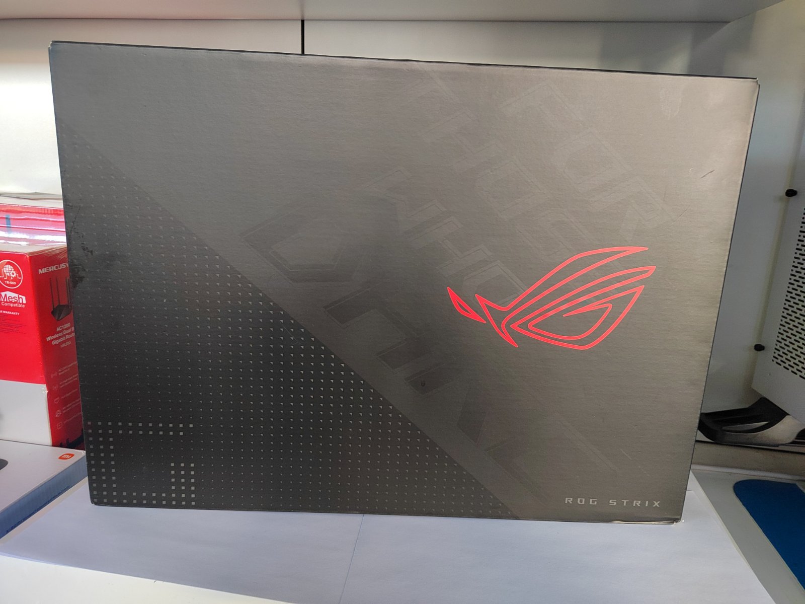 Asus Rog Strix G713PI-LL034W GAMING!!!