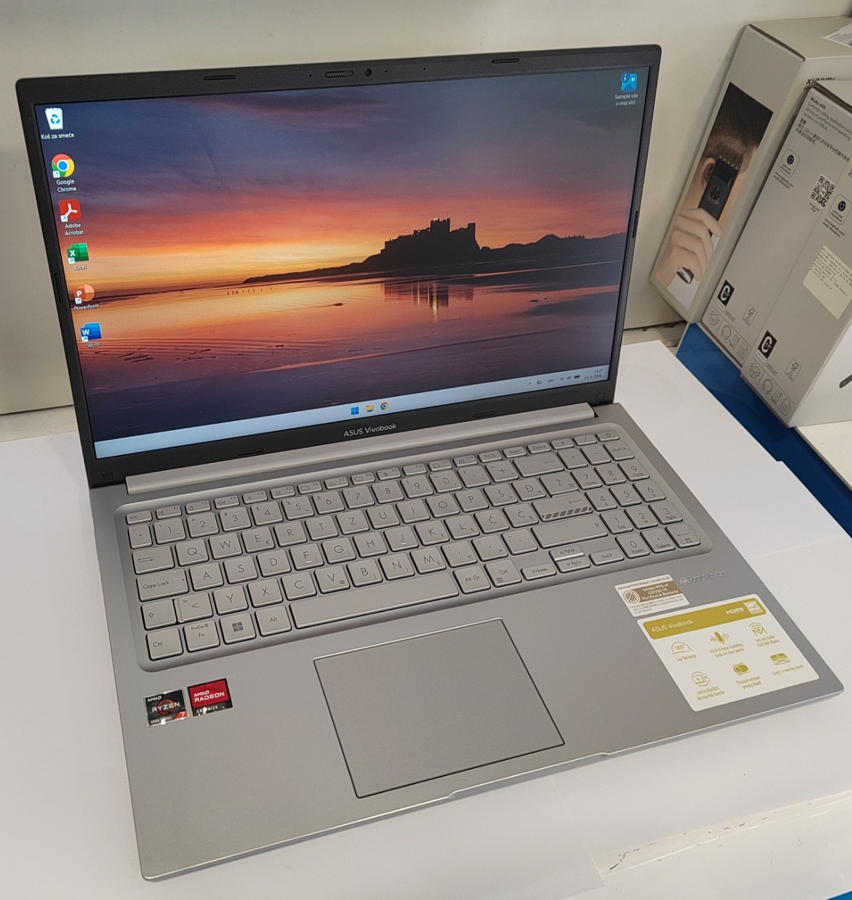 ASUS VivoBook 15 M1502YA-BQ580 – Snažni Ryzen 7 i 16GB RAM za besprijekoran rad
