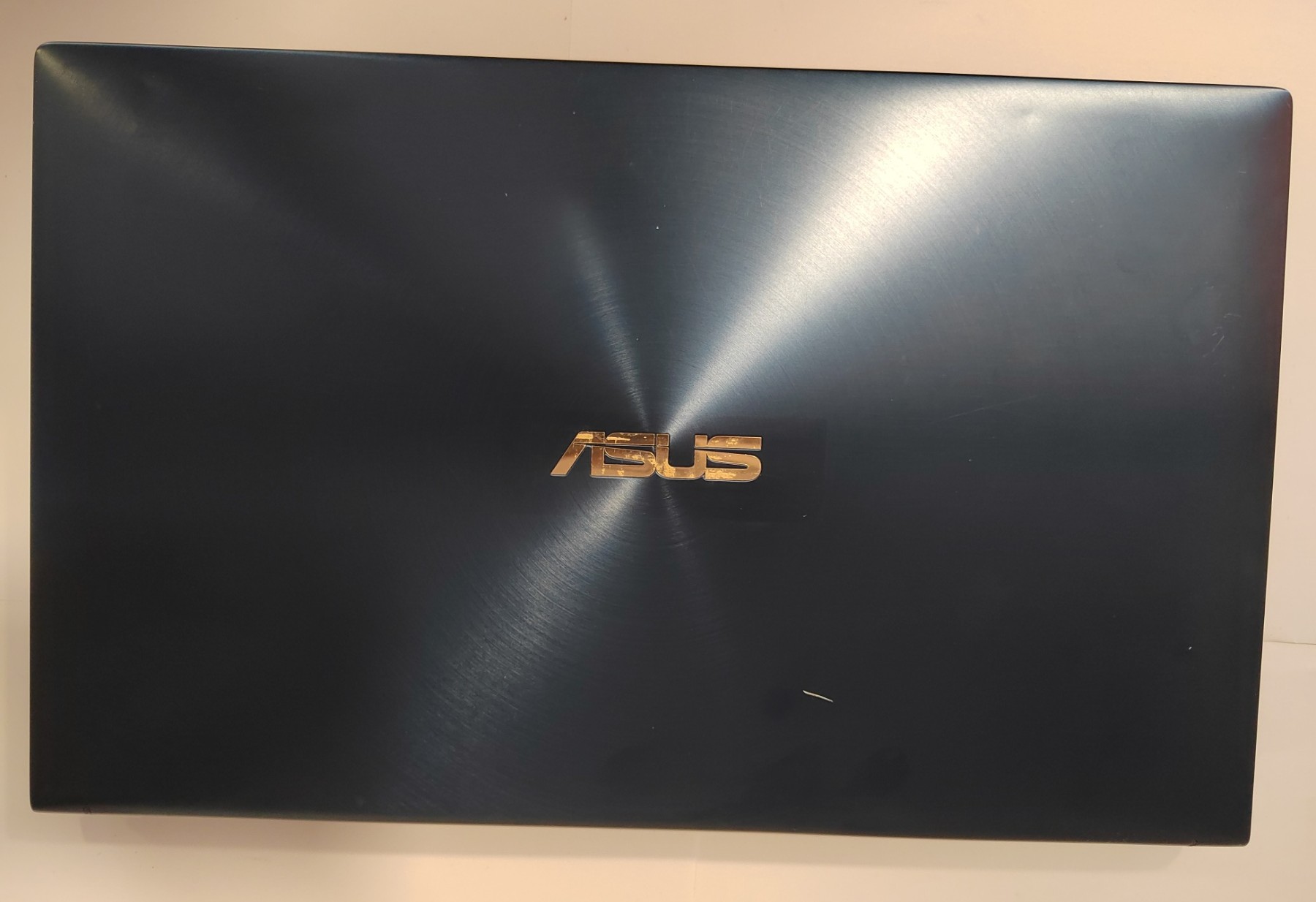 ASUS ZenBook UX534F – GTX 1650, 512GB NVMe SSD i Full HD IPS ekran