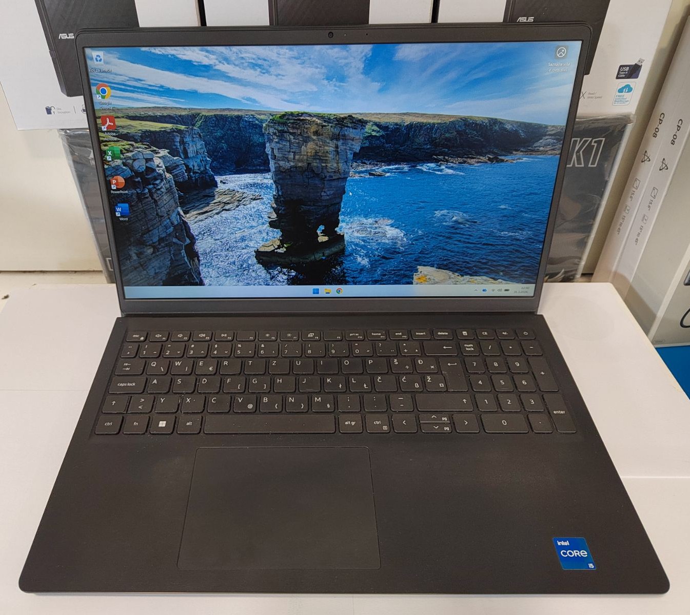 Dell Vostro 15 3510 i5-1135G7 / 16GB RAM / 512GB SSD