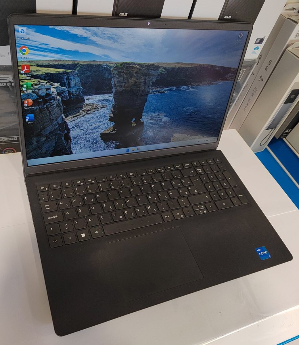 Dell Vostro 15 3510 i5-1135G7 / 16GB RAM / 512GB SSD