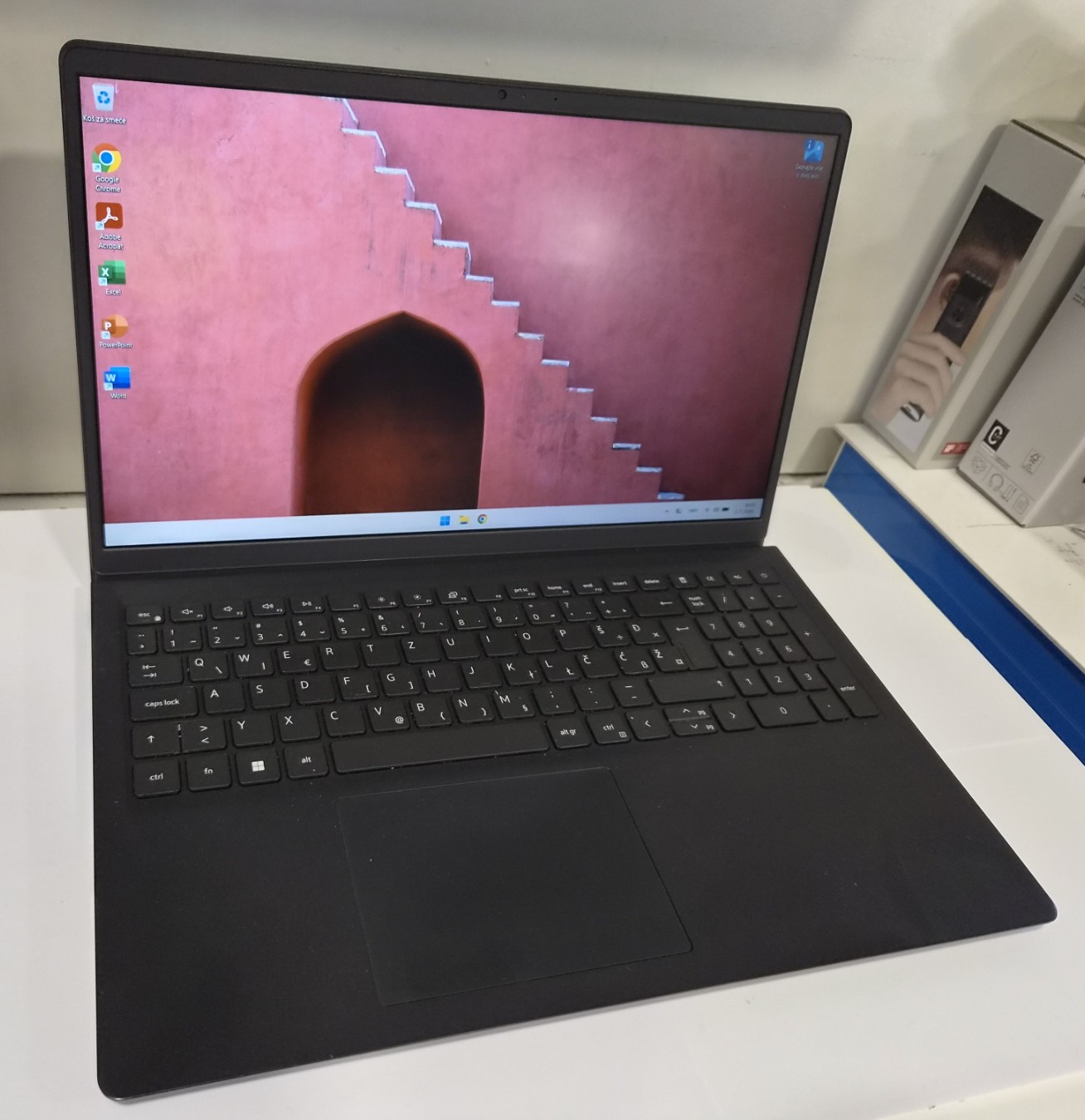 Dell Vostro 15 3510 – Intel Core i5, 8GB RAM, 512GB NVMe SSD
