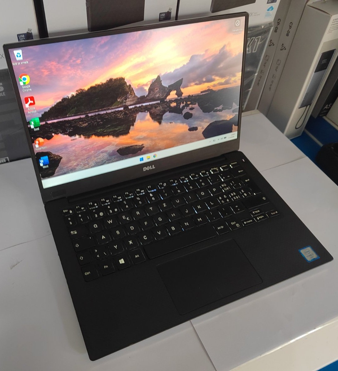 Dell XPS 13 9350 i7 – 8GB RAM / 256GB SSD | Premium Ultrabook