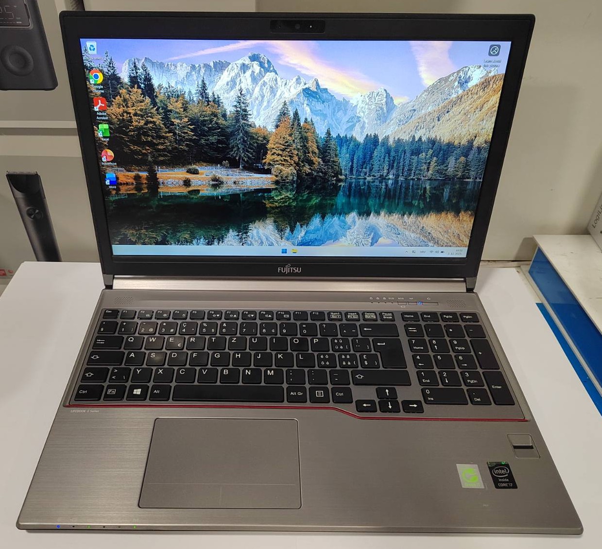 Fujitsu Lifebook E754