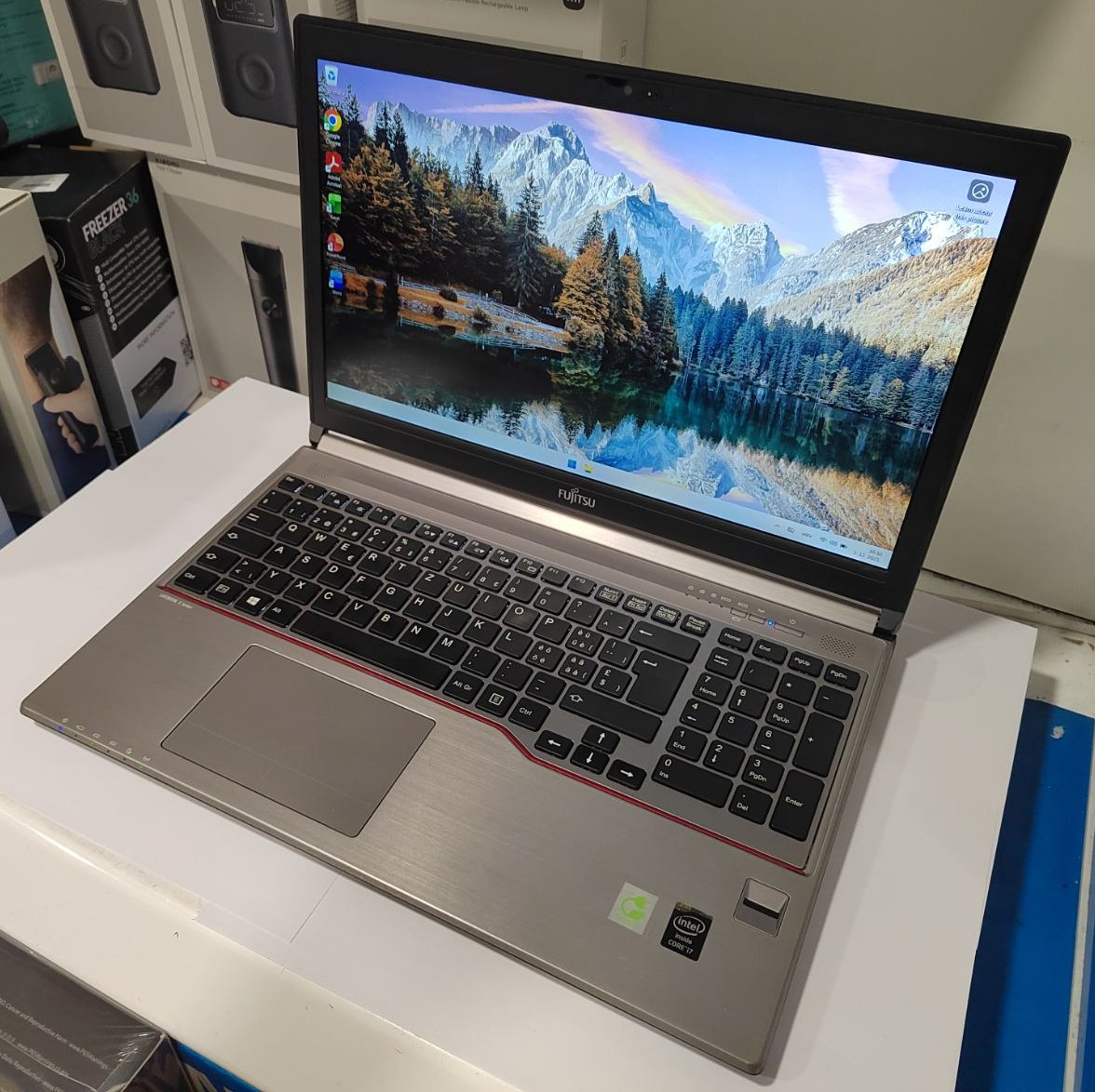 Fujitsu Lifebook E754