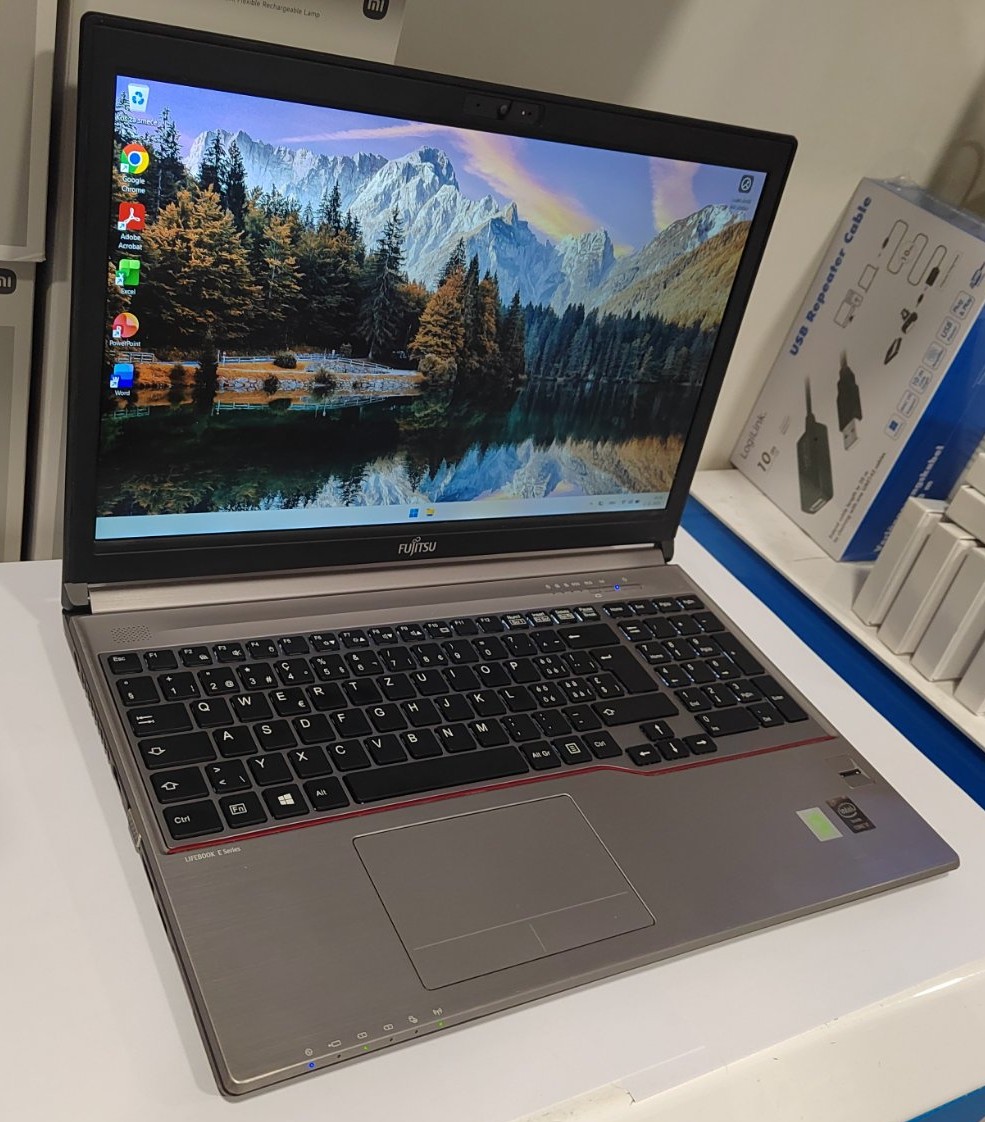 Fujitsu Lifebook E754