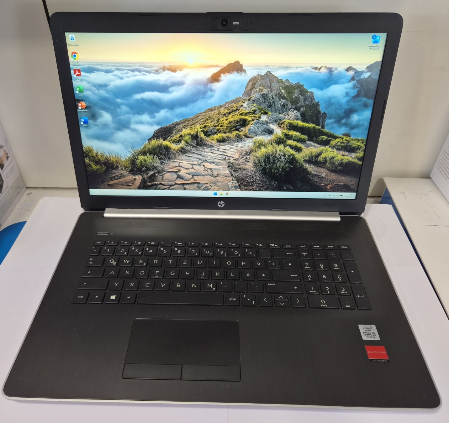 HP 17-by2631ng i5-10210U 16GB 256GB SSD Radeon R7 M440 FHD IPS