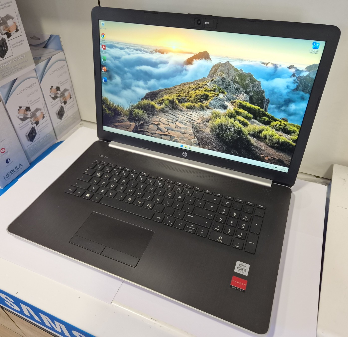 HP 17-by2631ng i5-10210U 16GB 256GB SSD Radeon R7 M440 FHD IPS