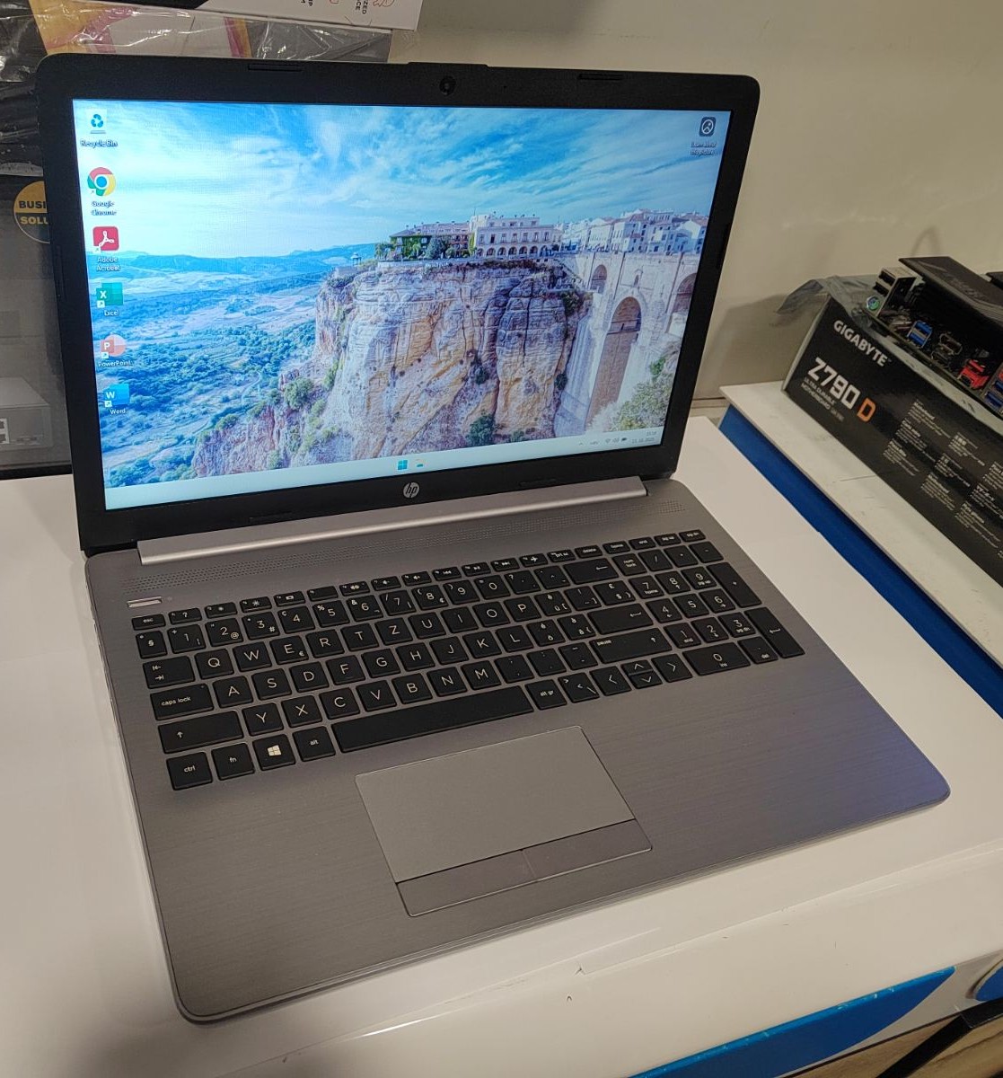 HP 250 G7