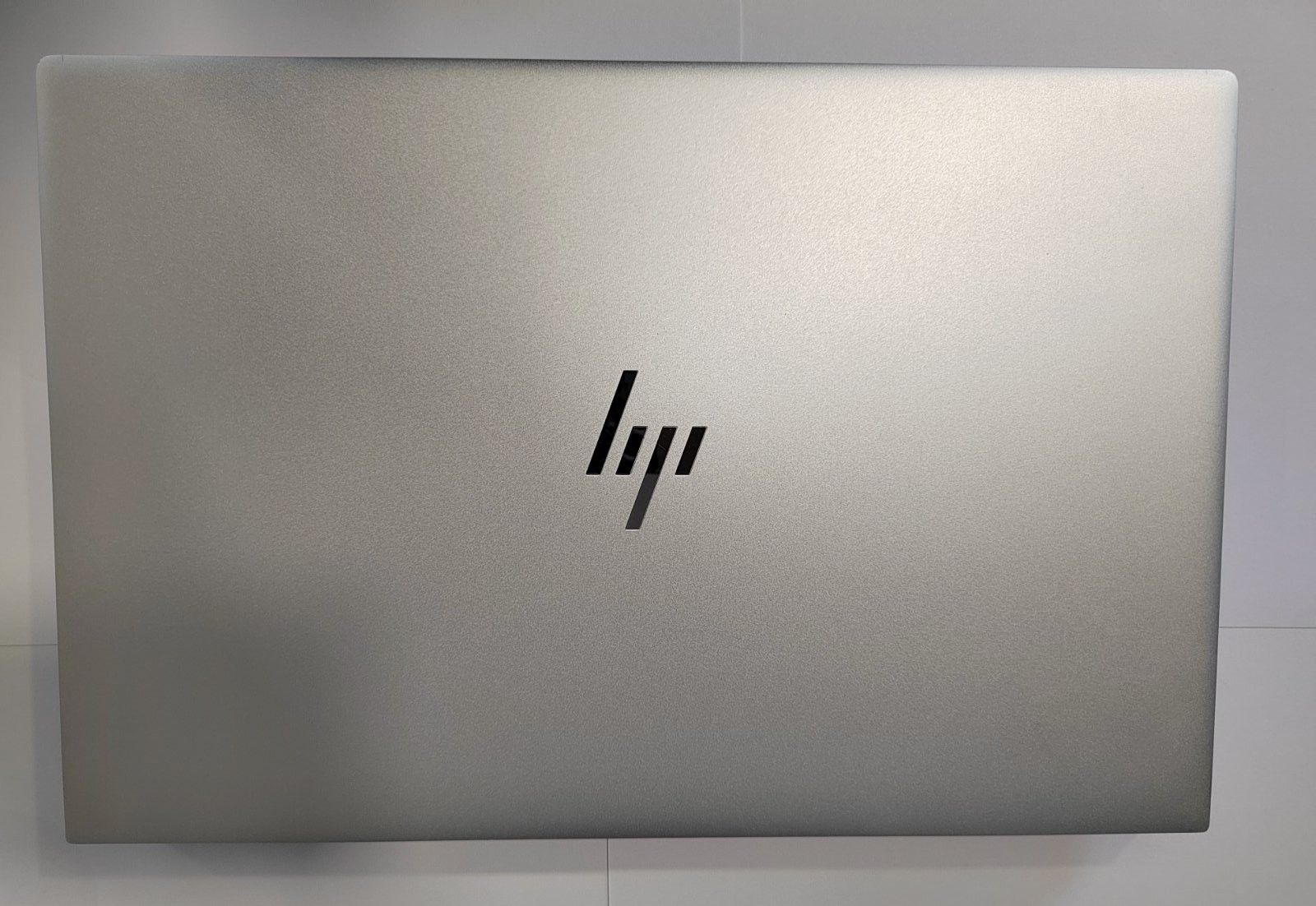 👉 HP Envy 15-ep1068TX i7-11800H / RTX 3060 / 16GB / 512GB SSD