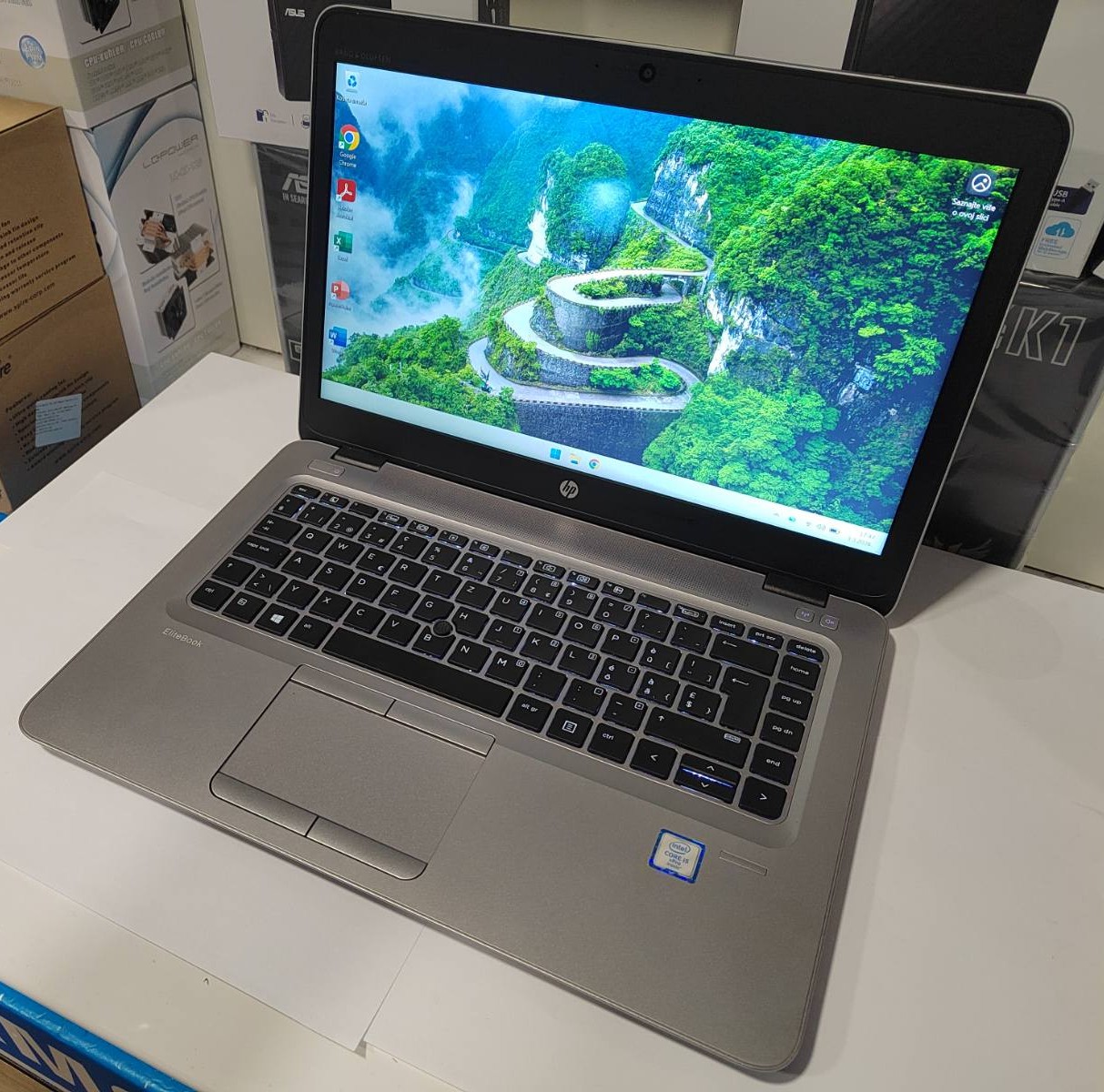 HP EliteBook 840 G3 – i5, 8GB RAM, 256GB SSD, 14" FULL HD Laptop