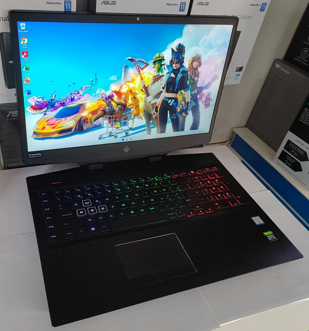 HP OMEN 17-cb0707nz Gaming Laptop i7 / 32GB / RTX 2060 / 144Hz