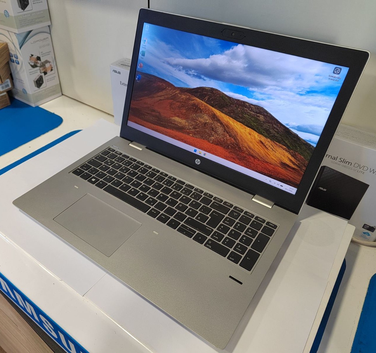 HP ProBook 650 G4 – i5, 8GB, SSD+HDD, Full HD