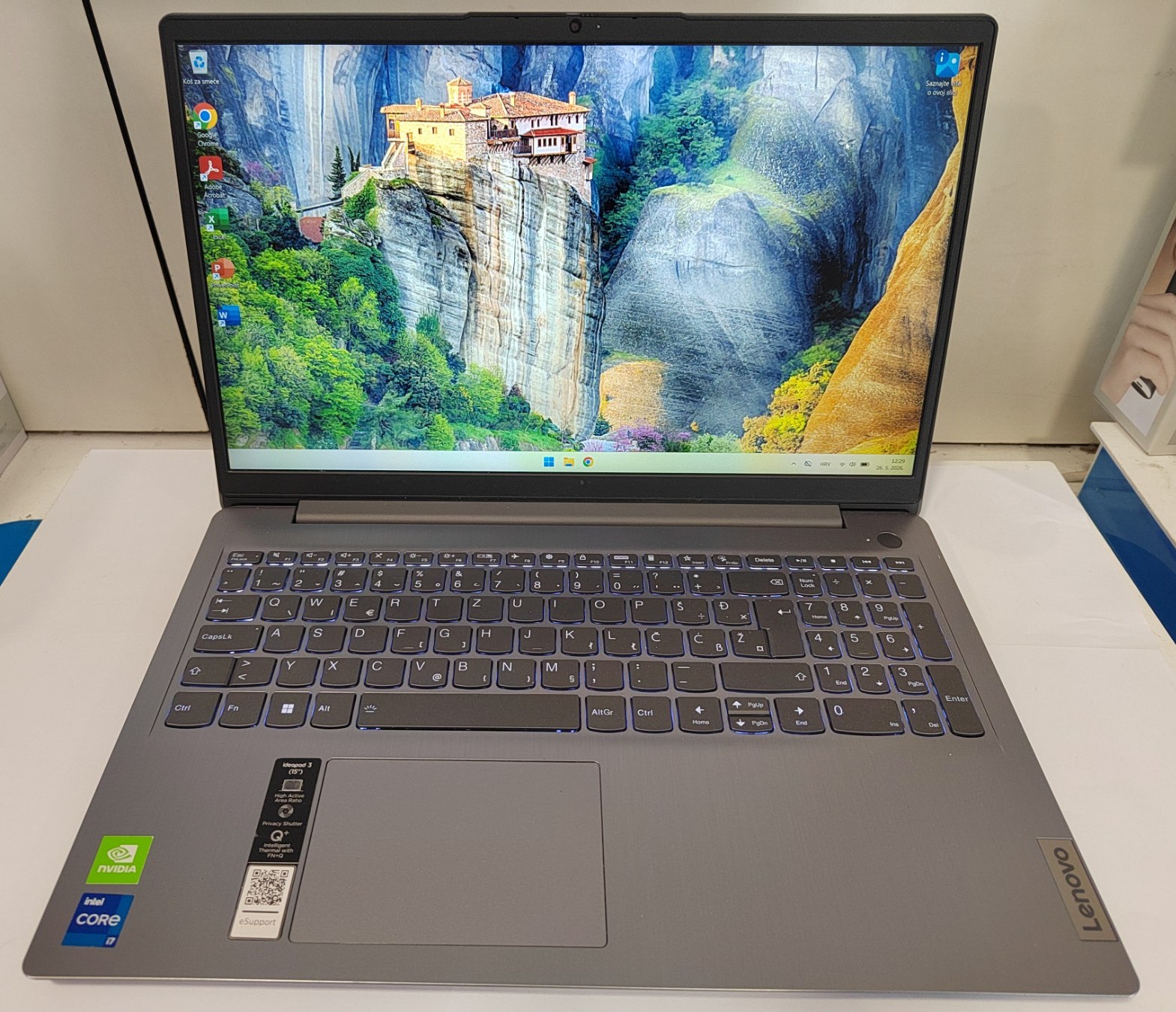 Lenovo IdeaPad 3 15ITL6 – i7, 16GB RAM, 512GB SSD i MX450 grafika
