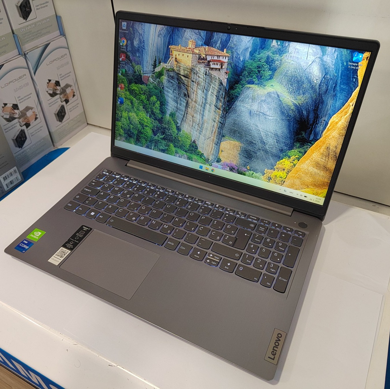 Lenovo IdeaPad 3 15ITL6 – i7, 16GB RAM, 512GB SSD i MX450 grafika