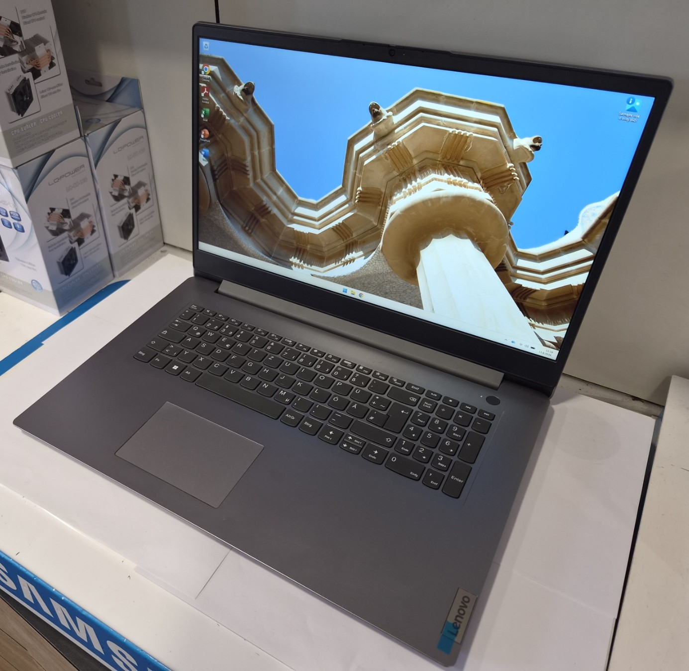 Lenovo IdeaPad 3 17ITL6 i5-1135G7 16GB 256GB SSD 17.3" FHD IPS