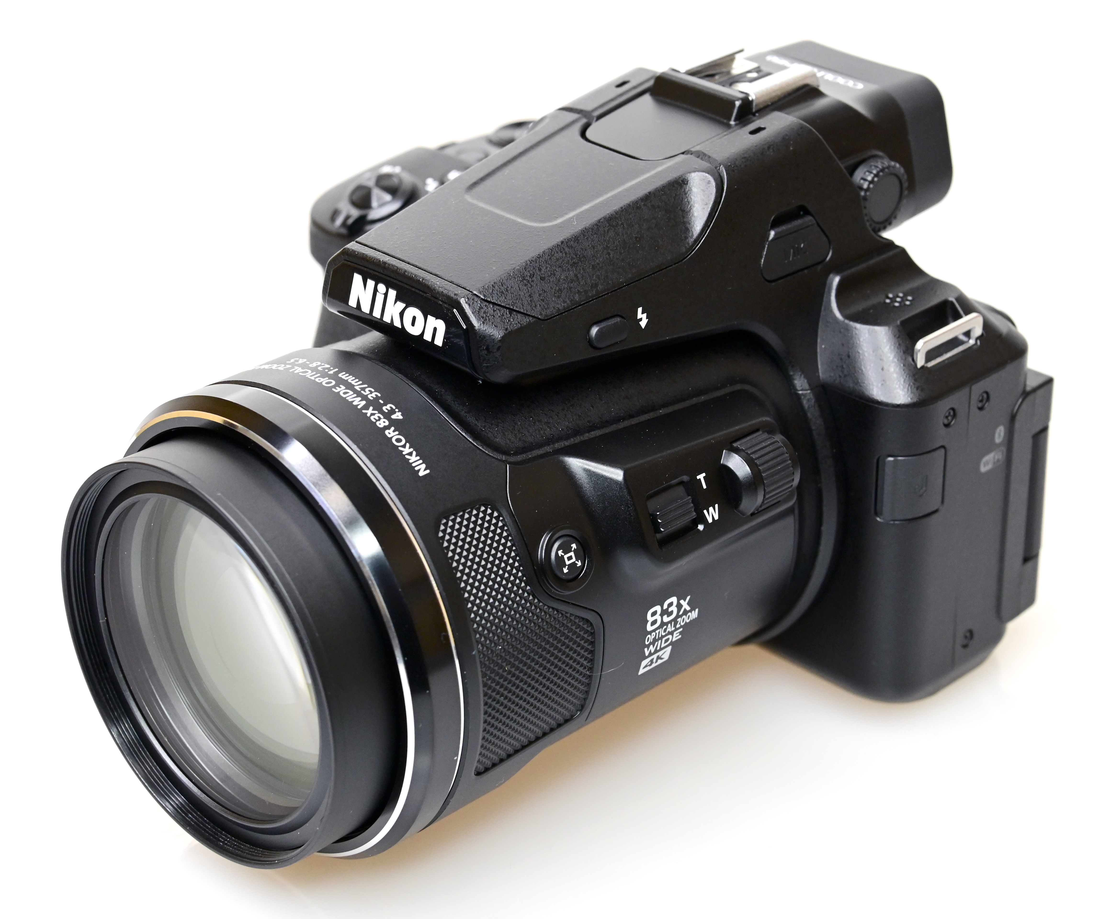 Nikon P950
